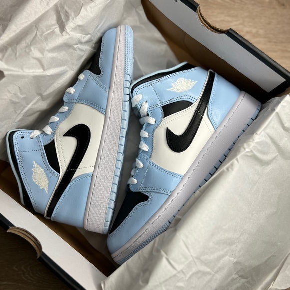 Air Jordan 1 Mid Light Blue - Picture 3 of 8